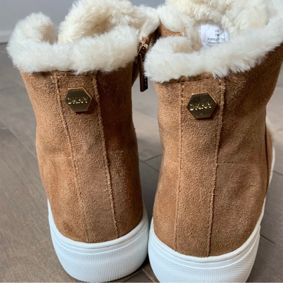 Brand new Women's DKNY Suede sneakers - Picture 4 of 4